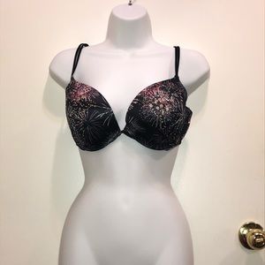 NWOT Victoria’s Secret Very Sexy push-up bra 34DD